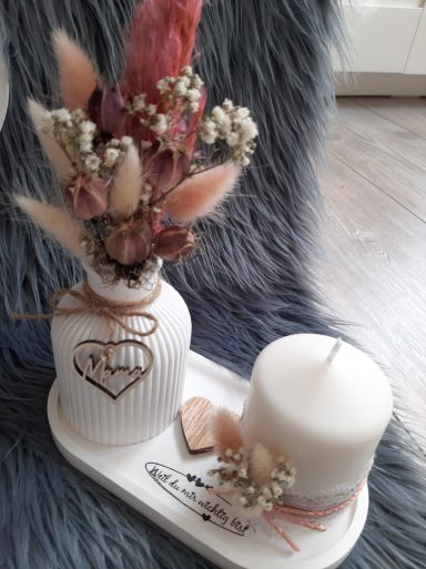 Raysin mit Trockenblumen